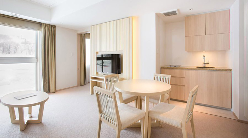 chalet-ivy-hirafu-rooms-and-suites-one-bedroom-suite-2-900x500
